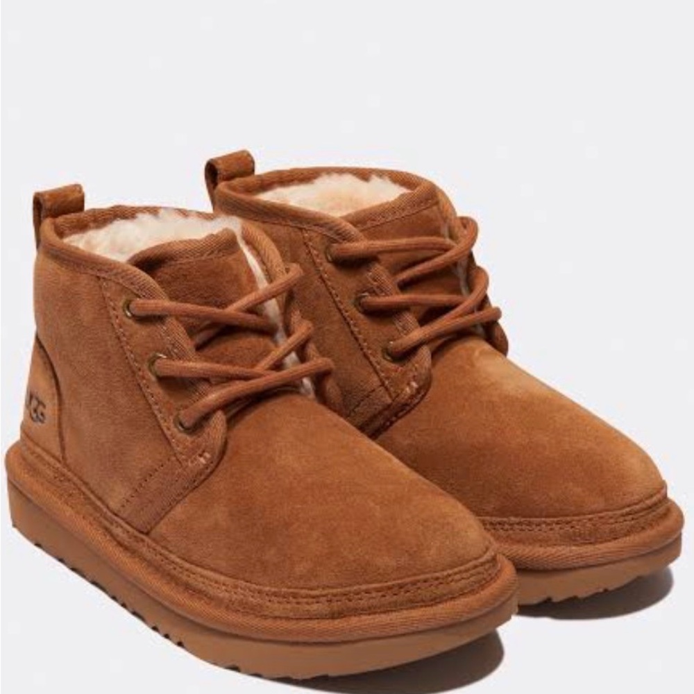 UGG Youth Neumal 4.5/womens 6.5